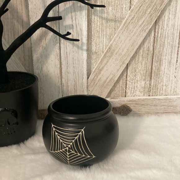 Target Spritz 2022 Cauldron Mug with Spiderweb - Picture 1 of 7